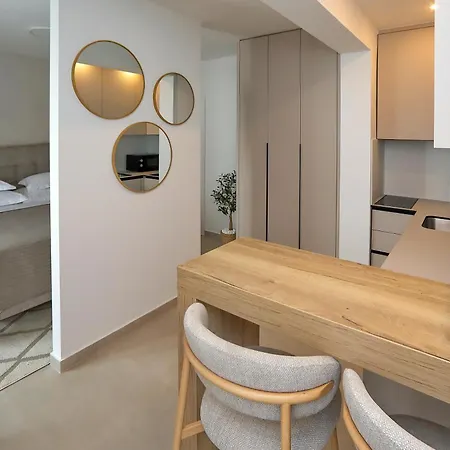 Angelo Apartment